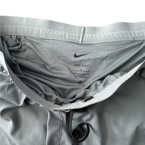 Nike Running Run Division Flex Stride Dri-FIT Gray Shorts Men’s Large - Picture 4 of 4